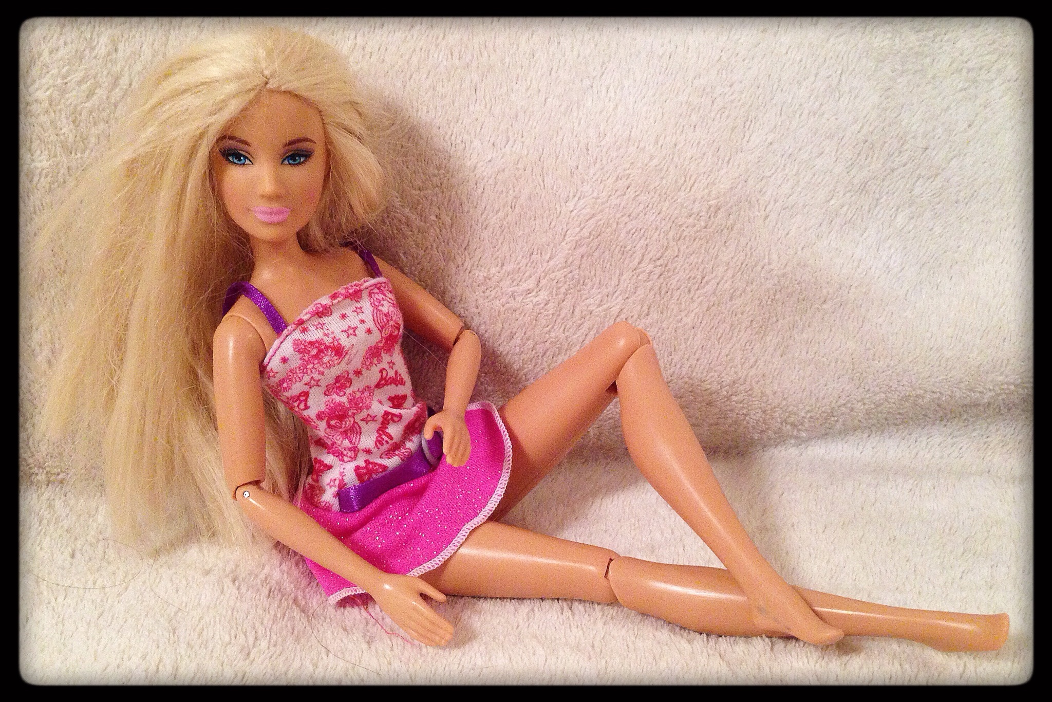 barbie bending knees